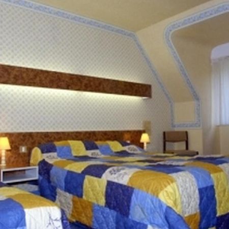 Отель La Ferme Du Relais Bigouden Plomeur Экстерьер фото