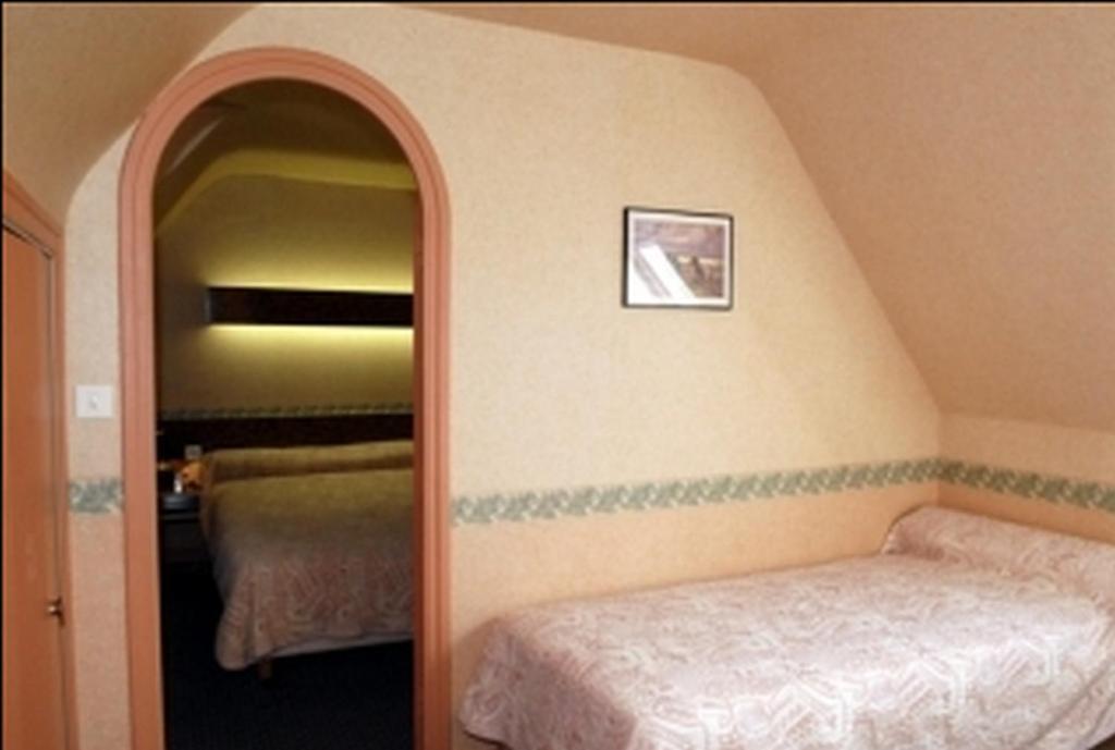Отель La Ferme Du Relais Bigouden Plomeur Номер фото