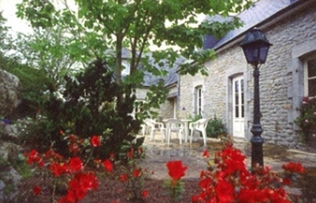 Отель La Ferme Du Relais Bigouden Plomeur Экстерьер фото